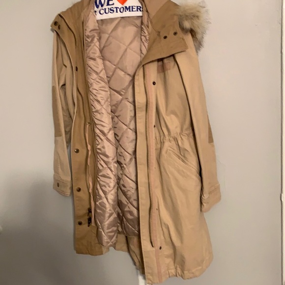 GAP Jackets & Blazers - HP!! 🎉Gap jacket with fur hood